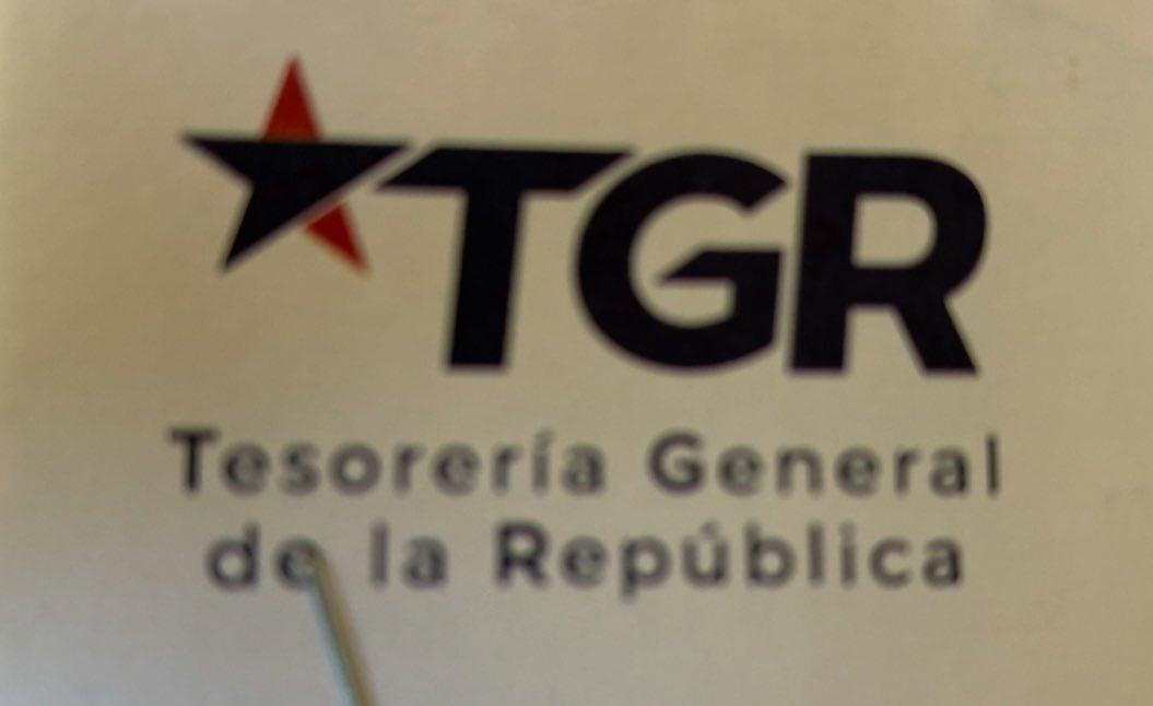 chanavayita1's tweet photo. Hoy fui a hacer una donación para las Fundaciones de Boric ,ósea a la Tesorería a pagar contribuciones, las que subieron una brutalidad , me volaron la jara. https://t.co/tKMG1IQmNx
