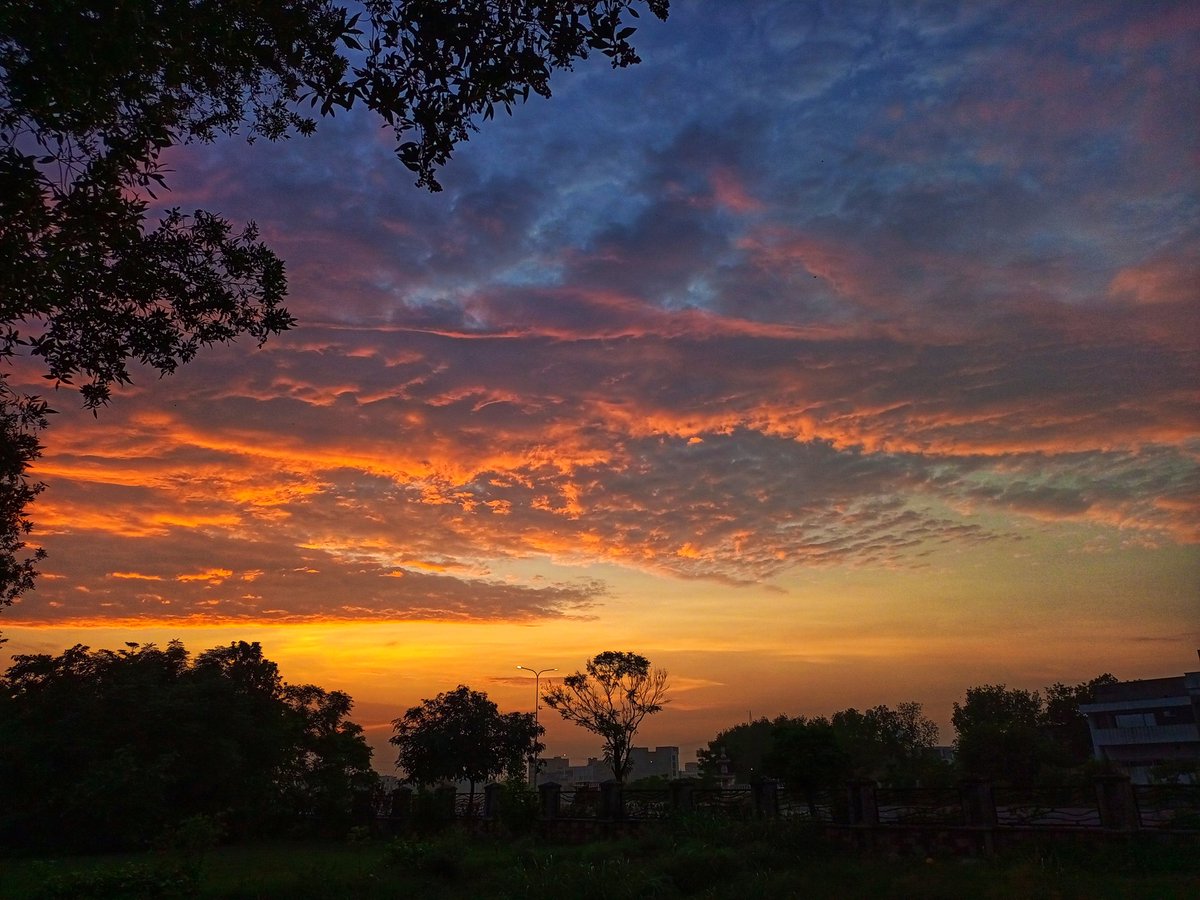 MAKPHOTOGRAPHY2's tweet photo. #TechnoCamon19Neo
#FocalLenght4.74mm
#Aperture1.8
#ExposureTime1l202s
#ISO102
.
.
#Nature #NatureLover #NaturePhotography #Travel #TravellingPhotograohy #Street #StreerPhotograohy #SunsetMagic #CloudScapes #GardenViews
#ColorfulSky #VisualStorytelling
#OutdoorBeauty #SkyLovers https://t.co/ef2qBJOu7P