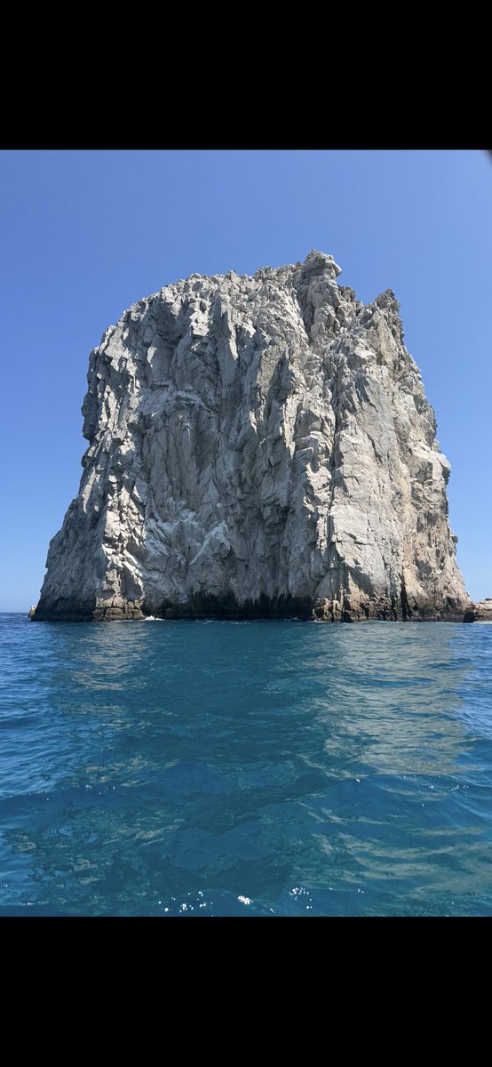 sabrinamonday's tweet photo. Out to Sea w the family! So good for the soul! Missing our girl Syd! #family #thegoldstandard #summertime #workhard #playharder #sunandsea #goodtome #cabo #birthdayweek #leoseason♌️ https://t.co/URiciYORBD