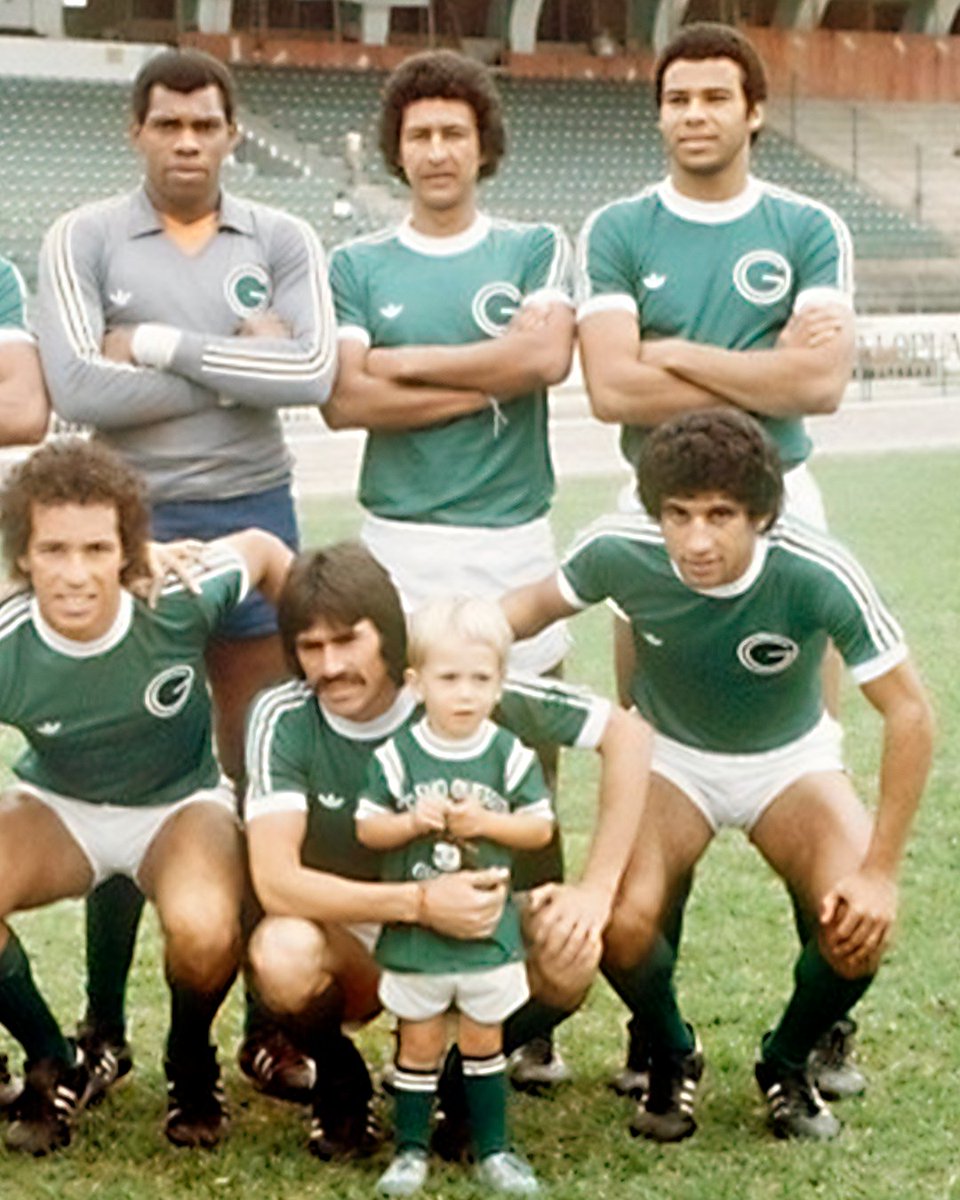 Paulistao's tweet photo. 🏆O dia 13 de agosto é especial para o torcedor do Bugre! Há 47 anos, no Brinco de Ouro, o Guarani vencia o Palmeiras na grande decisão e conquistava o título do Brasileirão de 1978.
#FutebolPaulista #BaúDoPaulistão https://t.co/JWBnMgxqLt