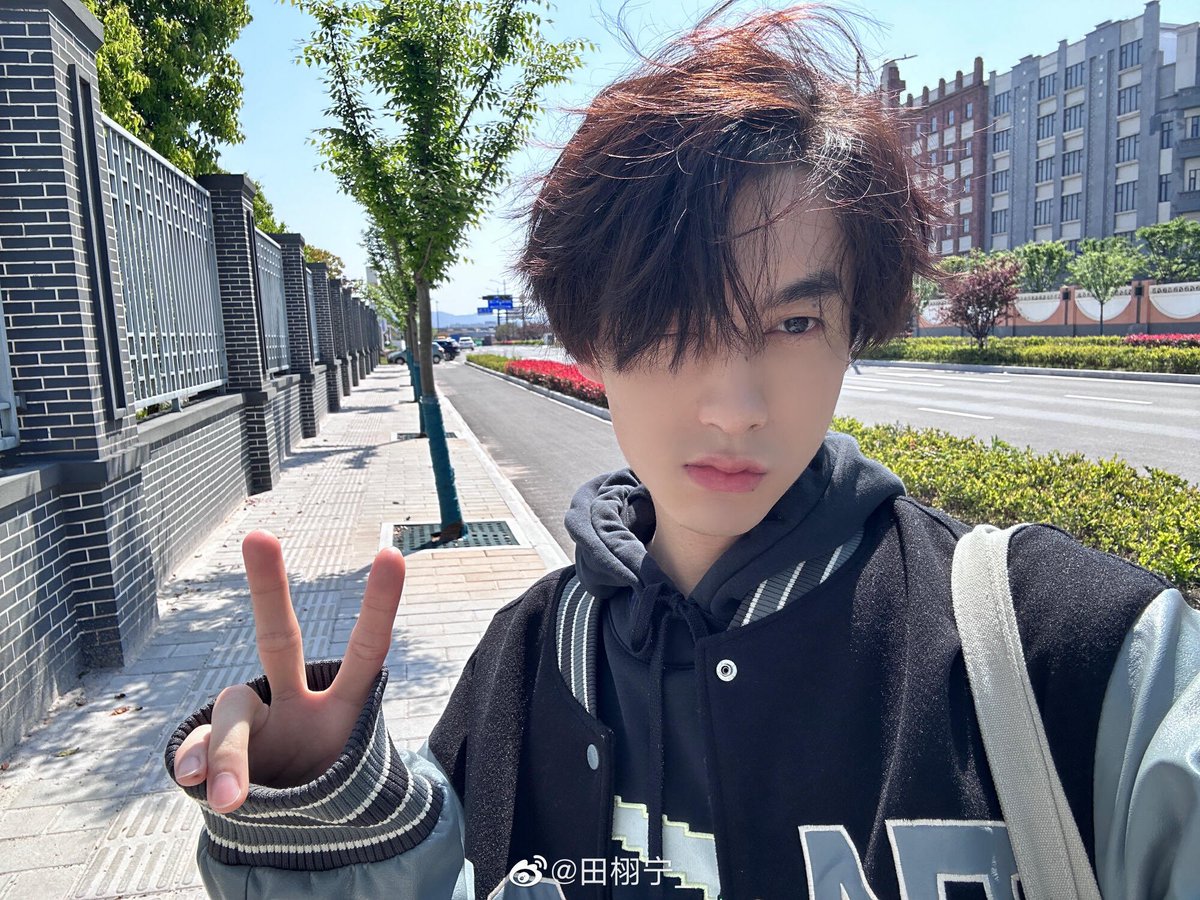 rsnzJew's tweet photo. #TianXuning #田栩宁 https://t.co/X0GehPGbb1