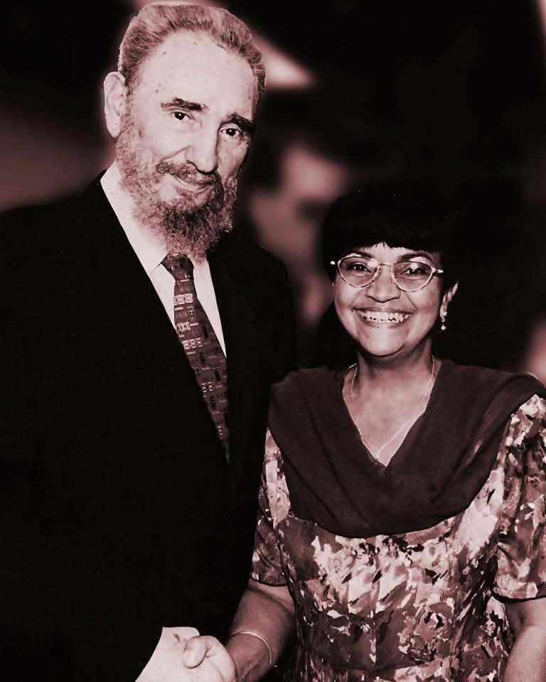 Fidel es ejemplo, virtud y máximo orgullo. Que no hay ni habrá imperio,    enemigo, traidorzuelos ni cobardes que nos aparten ni un «tantico» de nuestros valores, en los cuales él nos educó e inspiró. #100AñosConFidel  @DCMedicaDistit