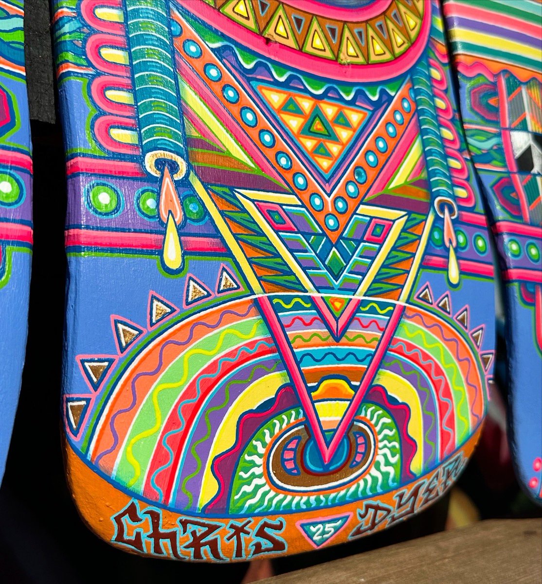 positivecreator's tweet photo. This is my finished skate painting called “Escape the Matrix”.
Acrylic paints by on 3 used skates.
Hope you feel it!
#visionaryskateart #visionaryart #skateart #psychedelicskateart #psychedelicart #skart #skateboardart #psychedelicskateboard #handpaintedskateboard #visionarypainting #psychedelicpainting #deems #deemsters #deemster_porn #soiritualawakening #positivecreations #coolart #gratitude #grateful