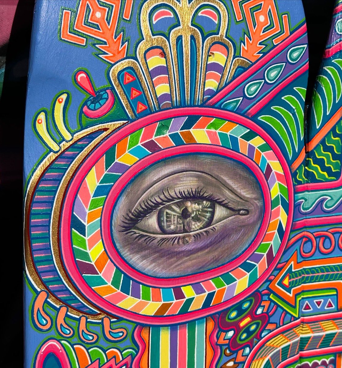positivecreator's tweet photo. This is my finished skate painting called “Escape the Matrix”.
Acrylic paints by on 3 used skates.
Hope you feel it!
#visionaryskateart #visionaryart #skateart #psychedelicskateart #psychedelicart #skart #skateboardart #psychedelicskateboard #handpaintedskateboard #visionarypainting #psychedelicpainting #deems #deemsters #deemster_porn #soiritualawakening #positivecreations #coolart #gratitude #grateful