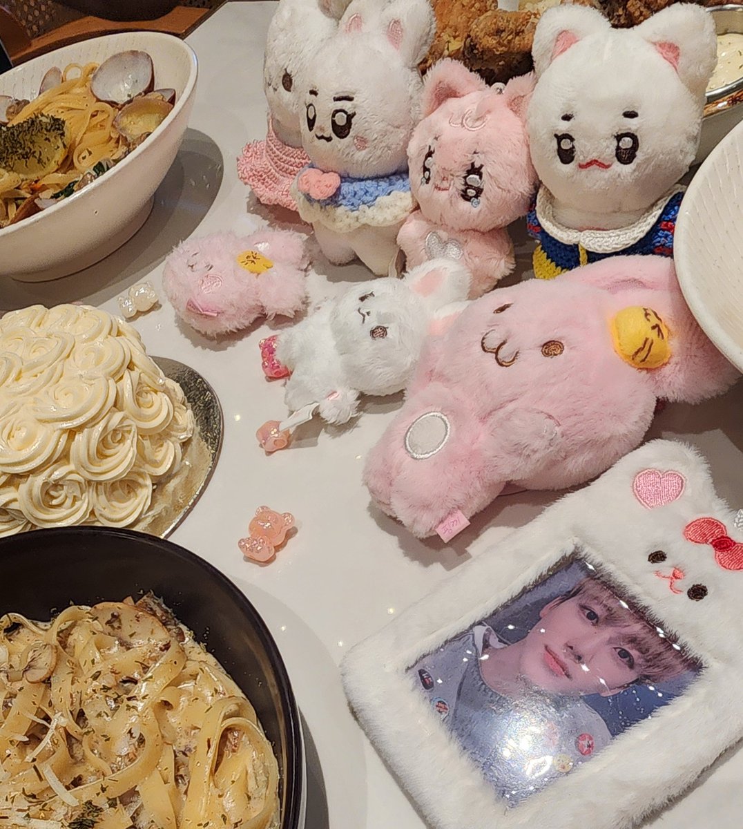 's tweet image. Happy Birthday Jaemin 🤗
know that birthdays aren't just getting older, but an opportunity to celebrate and spend time with friends. 

Thanks @ohnamericano813 and 
@jaembfe 🥺

 #Forever25hiningJAEMIN
#공주님_왕자님들_재민이_생일이에용
#HAPPYJAEMINDAY