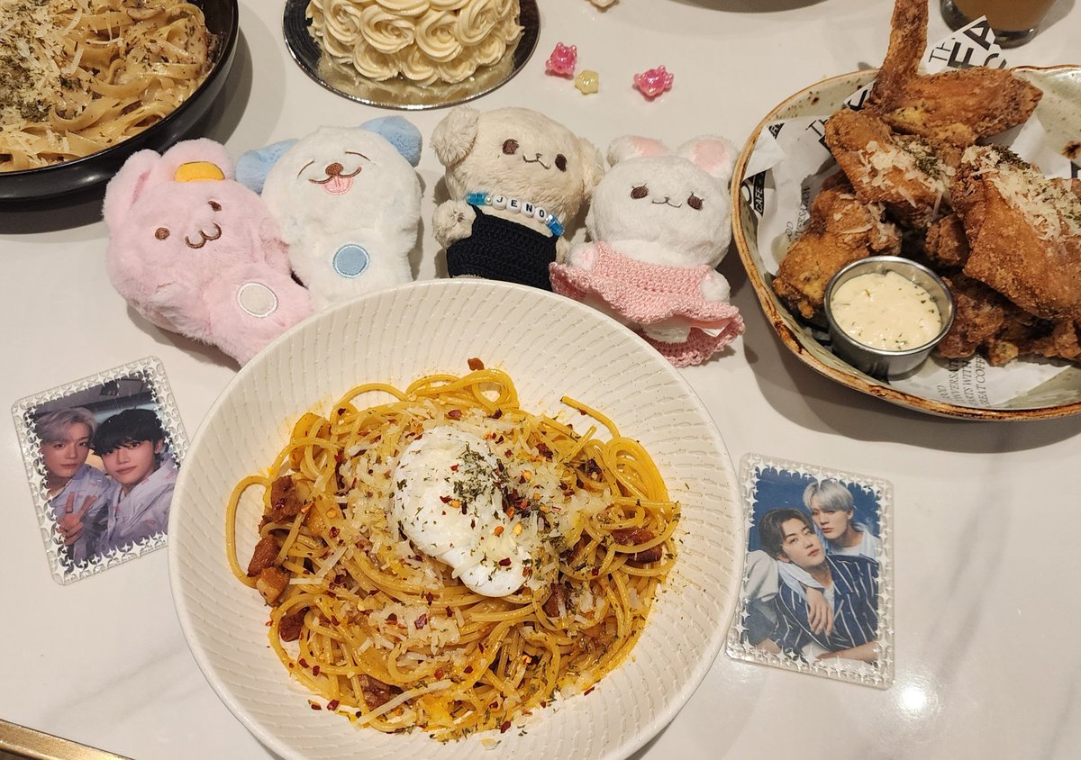 's tweet image. Happy Birthday Jaemin 🤗
know that birthdays aren't just getting older, but an opportunity to celebrate and spend time with friends. 

Thanks @ohnamericano813 and 
@jaembfe 🥺

 #Forever25hiningJAEMIN
#공주님_왕자님들_재민이_생일이에용
#HAPPYJAEMINDAY