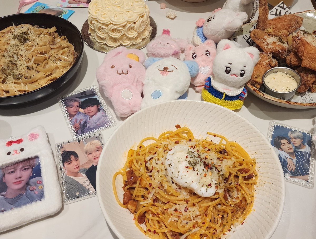 's tweet image. Happy Birthday Jaemin 🤗
know that birthdays aren't just getting older, but an opportunity to celebrate and spend time with friends. 

Thanks @ohnamericano813 and 
@jaembfe 🥺

 #Forever25hiningJAEMIN
#공주님_왕자님들_재민이_생일이에용
#HAPPYJAEMINDAY