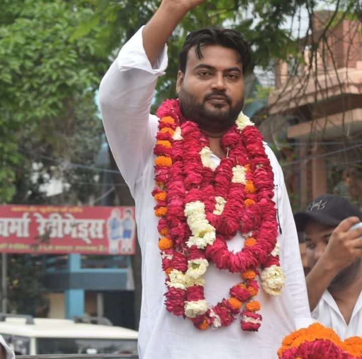 rajeevmishra93's tweet image. जनपद सीतापुर की नगर पालिका महमूदाबाद सपा प्रत्याशी अमीर अरफ़ात की प्रचंड जीत की बधाई व शुभकामनाएं

सम्मनित जनता का बहुत-बहुत धन्यवाद आभार

यह जीत PDA की जीत है
#सीतापुर @mediacellsp @yasarshah_SP