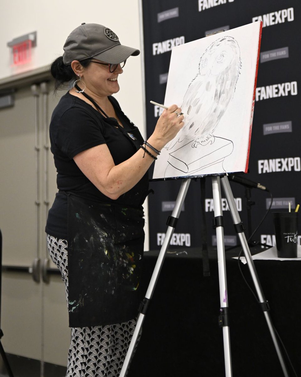 FANEXPOCLE's tweet photo. Remember that time we brought Paint with a Twist to #FANEXPOCleveland? 🎨🖌️ What type of theme would you like to see next year?
#Cleveland #CLE #ThingsToDoInCleveland #HarryPotter #Art https://t.co/OfjbHhuZSk