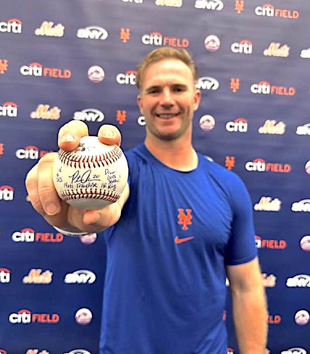 TerryCollins_10's tweet image. Pete with his record breaking HR ball! It will be displayed in his "man cave", and will be a souvenir he will cherish. For us, the moment when he hit #253 will always be cherished as well.

 #PeteAlonsm #lgm #recordbreaking #t2t #tunneltotowers