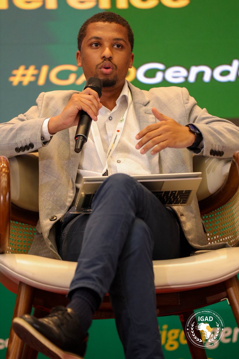 IGADgender's tweet photo. Panel 4: Advancing Youth, Peace & Security in the IGAD Region

Moderated by @Davidmomanyi at #IGADYouth4Peace, panelists highlighted how youth are shaping peace across the region:

🇰🇪 Dennis Sangale : Mobilized resources & youth voices nationwide to co-create Kenya’s National YPS Agenda.

🇩🇯 Chakira Abdourazak: Youth programs in Djibouti equip young people with dialogue & conflict resolution skills for a stable future.

🇺🇬 Nyaika Jonathan: Curb youth manipulation with protective policies & economic empowerment.

🇪🇹 Mesfin Dessie: With 70% of Ethiopians under 35, intergenerational dialogue can spark lasting change.

🇸🇸 Symprose Nyasike: Grassroots women in South Sudan bridge ethnic divides, promoting cohesion despite tribal clashes.