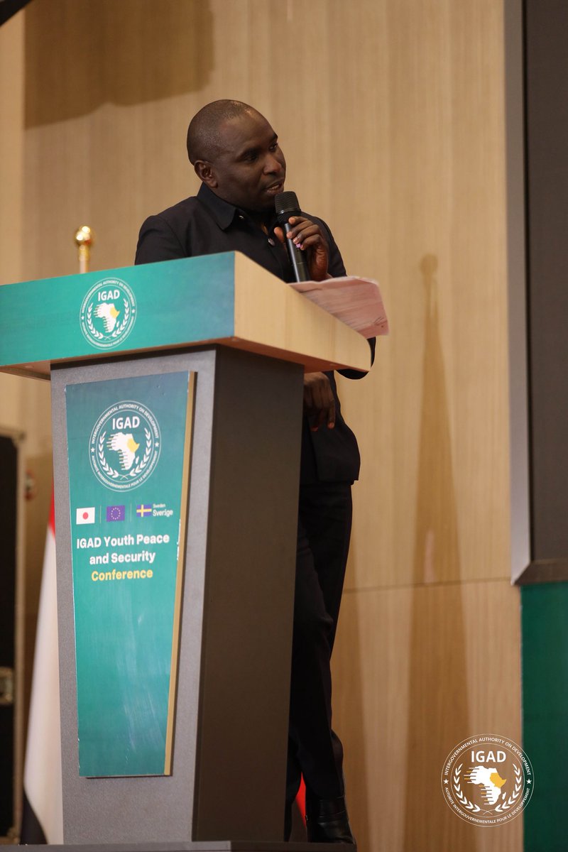 IGADgender's tweet photo. Panel 4: Advancing Youth, Peace & Security in the IGAD Region

Moderated by @Davidmomanyi at #IGADYouth4Peace, panelists highlighted how youth are shaping peace across the region:

🇰🇪 Dennis Sangale : Mobilized resources & youth voices nationwide to co-create Kenya’s National YPS Agenda.

🇩🇯 Chakira Abdourazak: Youth programs in Djibouti equip young people with dialogue & conflict resolution skills for a stable future.

🇺🇬 Nyaika Jonathan: Curb youth manipulation with protective policies & economic empowerment.

🇪🇹 Mesfin Dessie: With 70% of Ethiopians under 35, intergenerational dialogue can spark lasting change.

🇸🇸 Symprose Nyasike: Grassroots women in South Sudan bridge ethnic divides, promoting cohesion despite tribal clashes.