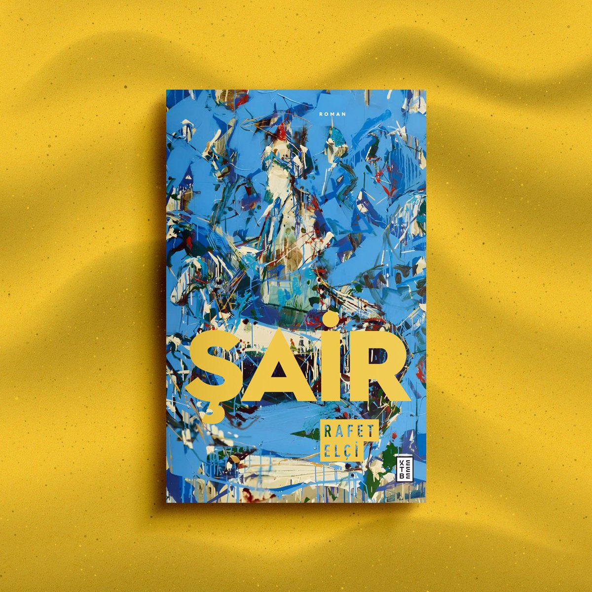 ketebe's tweet photo. 📙 YENİ / Şiirin güç ve inançla iç içe geçtiği bir dünyada, iki şairin sözleriyle verdikleri büyük mücadelenin romanı: Şair.

Şair, 7. yüzyıl Arap coğrafyasında şiirin bir inanma biçimine, kelamın ise bir silaha dönüştüğü bir dünyayı anlatıyor. Doğu Roma, Sasani ve Batı Türk imparatorlukları arasında geçen roman, dönemin toplumsal yapısını, kültürel ilişkilerini ve dini dönüşümlerini, şiir merkezli bir çatışma üzerinden ele alıyor. Zeyd ve Tuleyle adındaki iki şair, yazdıkları şiirlerle amansız bir yarışa giriyor. Bu yarış, yalnızca edebi bir rekabet değil; aynı zamanda karakterlerin hayatını belirleyen bir dönüm noktasına dönüşüyor. Yarış sonrası esir düşüp Sasani topraklarına gönderilen Zeyd, farklı kültürlerle karşılaştıkça şiir anlayışını ve inanç dünyasını değişmeye başlıyor. Tuleyle ise şiir aracılığıyla sürekli değişen toplumunda yer edinmeye çalışıyor.

Rafet Elçi, şiirin kutsallığını, sözün toplumsal gücünü ve kelimenin değişen kaderini ince detaylarla örerken bireysel hikâyeler üzerinden de bir medeniyetin çözülüşünü resmediyor. Şair, yalnızca Arap Yarımadası’ndaki tarihi bir dönüşümün değil, insanın kelimeyle kurduğu anlam dünyasının da sarsılışını gözler önüne seriyor.

🔗 : https://t.co/eTGL1feZNH