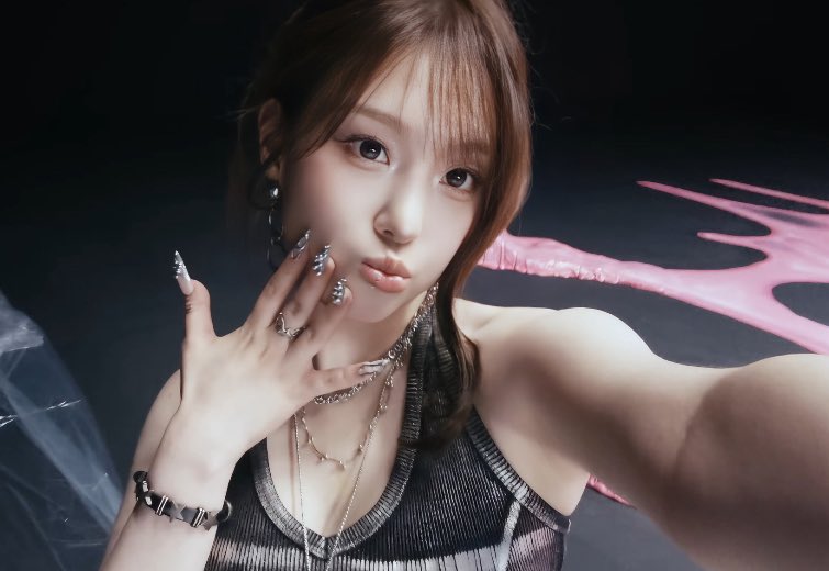 chaehyun_bby's tweet photo. girl… https://t.co/WKya22kwCy