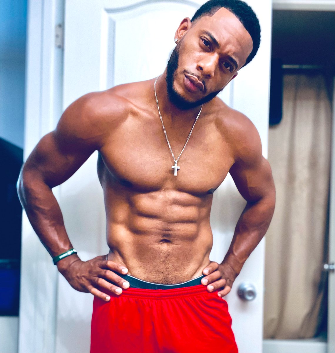 LLBurrell's tweet image. C4 #llburrell #TooHotToHandle