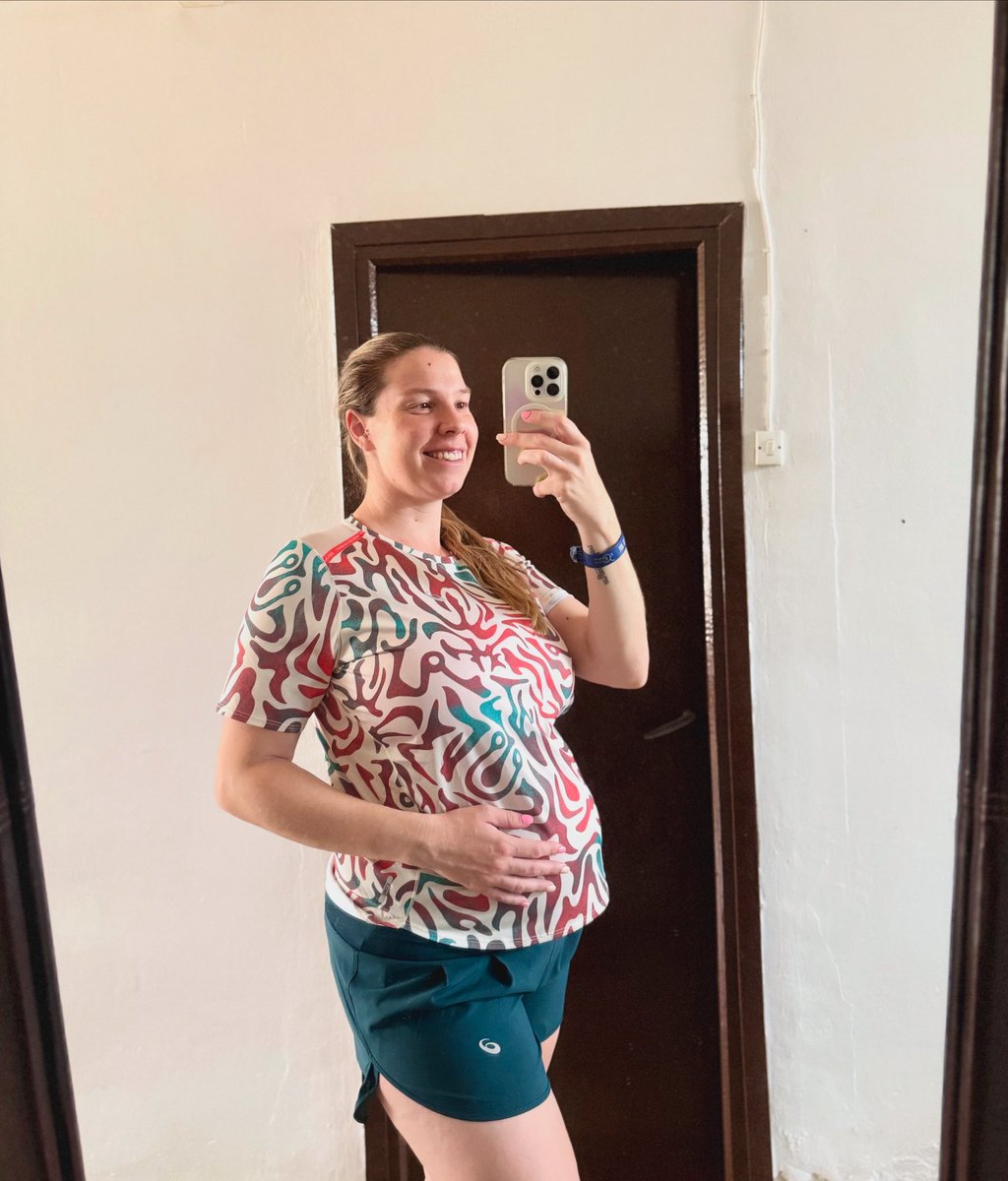 saritaagil's tweet photo. Confirmado: no es solo pizza 🤰💫
Qué ganas de verte 😍
#BabyInside https://t.co/reMnwLMwLK