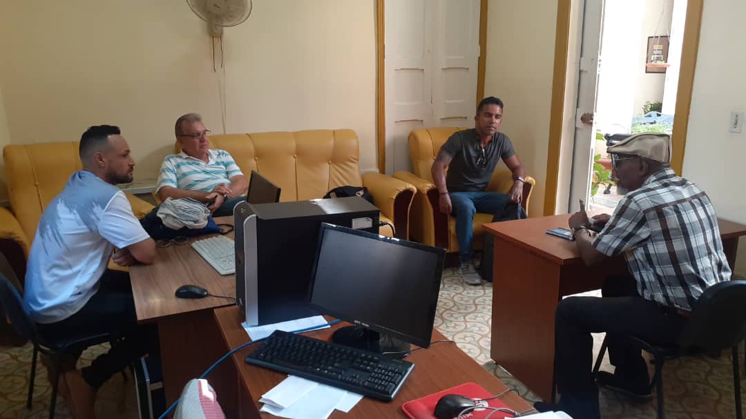 UNEACCIEGODEAVILA tweet media