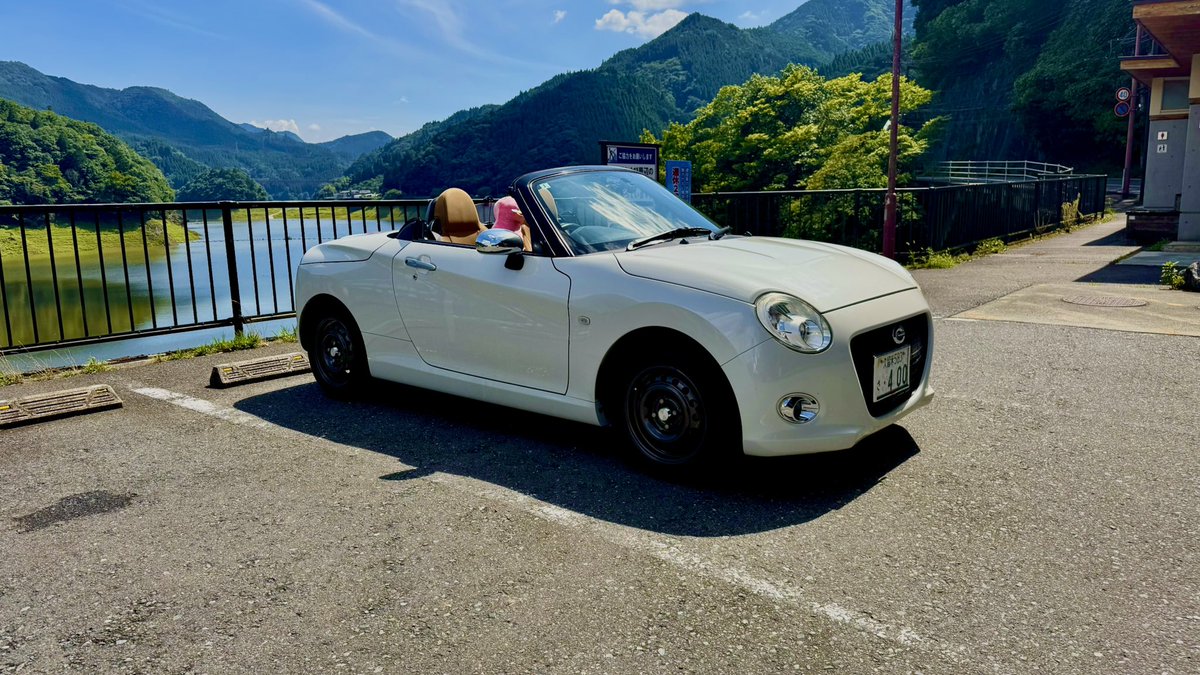 pukiripu's tweet photo. 熊本阿蘇大観峰へオープンドライブ😆
オフ会？らしきコペン数台の皆さんを大観峰駐車場でお見かけする。
山おりると気温34℃でクローズ
#コペン #セロ #la400k #大観峰 #熊本　#阿蘇 https://t.co/iynj2Nexrm