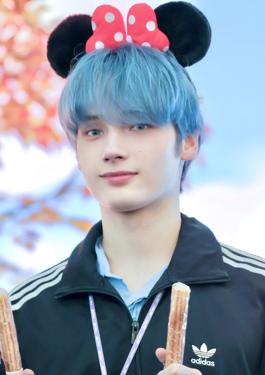 콘 tweet media