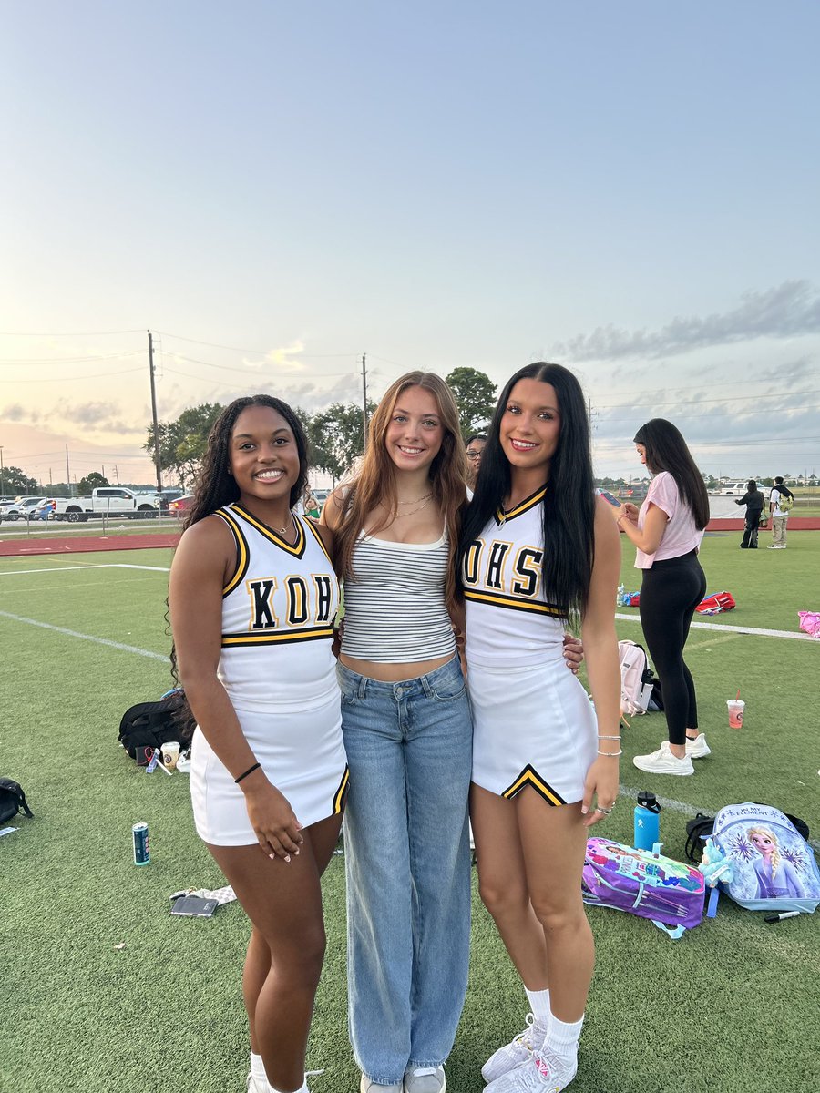 ajohnsonkisd's tweet photo. βοΈ Senior Sunrise, Senior Year β¨
This morning marked the last first day of high school for my beautiful senior daughter and her friends.
Hereβs to making every moment of this year count! ππ
#KleinFirstDay #SeniorSunrise #ClassOf2026 #LastFirstDay π₯Ή https://t.co/hhE17WhaXL