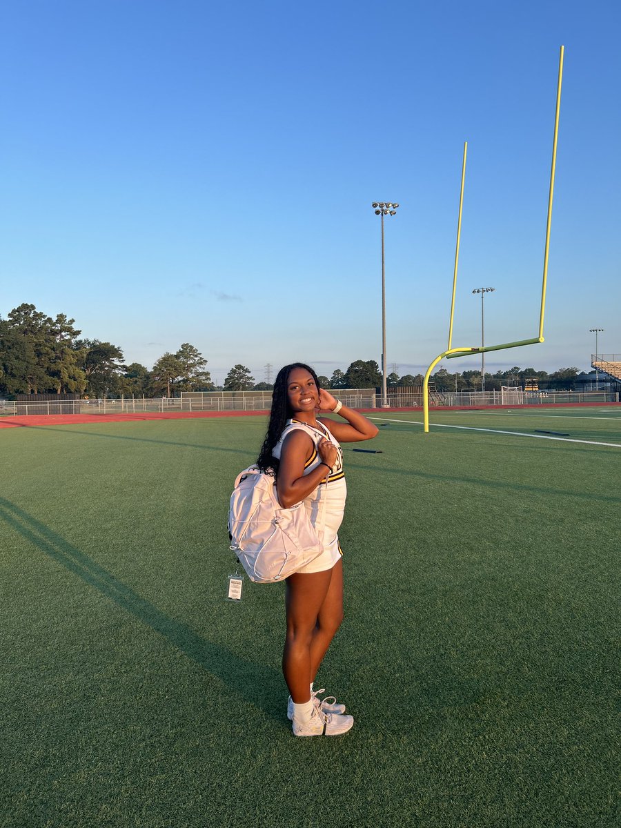 ajohnsonkisd's tweet photo. βοΈ Senior Sunrise, Senior Year β¨
This morning marked the last first day of high school for my beautiful senior daughter and her friends.
Hereβs to making every moment of this year count! ππ
#KleinFirstDay #SeniorSunrise #ClassOf2026 #LastFirstDay π₯Ή https://t.co/hhE17WhaXL