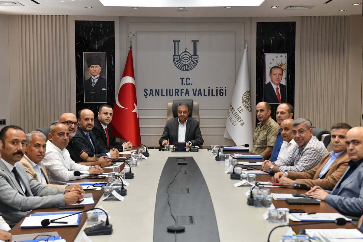 UrfaValiligi's tweet photo. Yeni Sezon Öncesi 
Spor Karşılaşmalarının Yapılacağı Tesislerde  Alınacak Tedbirlerin Değerlendirildiği 
İl Spor Güvenlik Kurulu Toplantısı 
Vali @hasansildak Başkanlığında Gerçekleştirildi. 

@TC_icisleri
@gencliksporbak https://t.co/zN3hE2XdVi