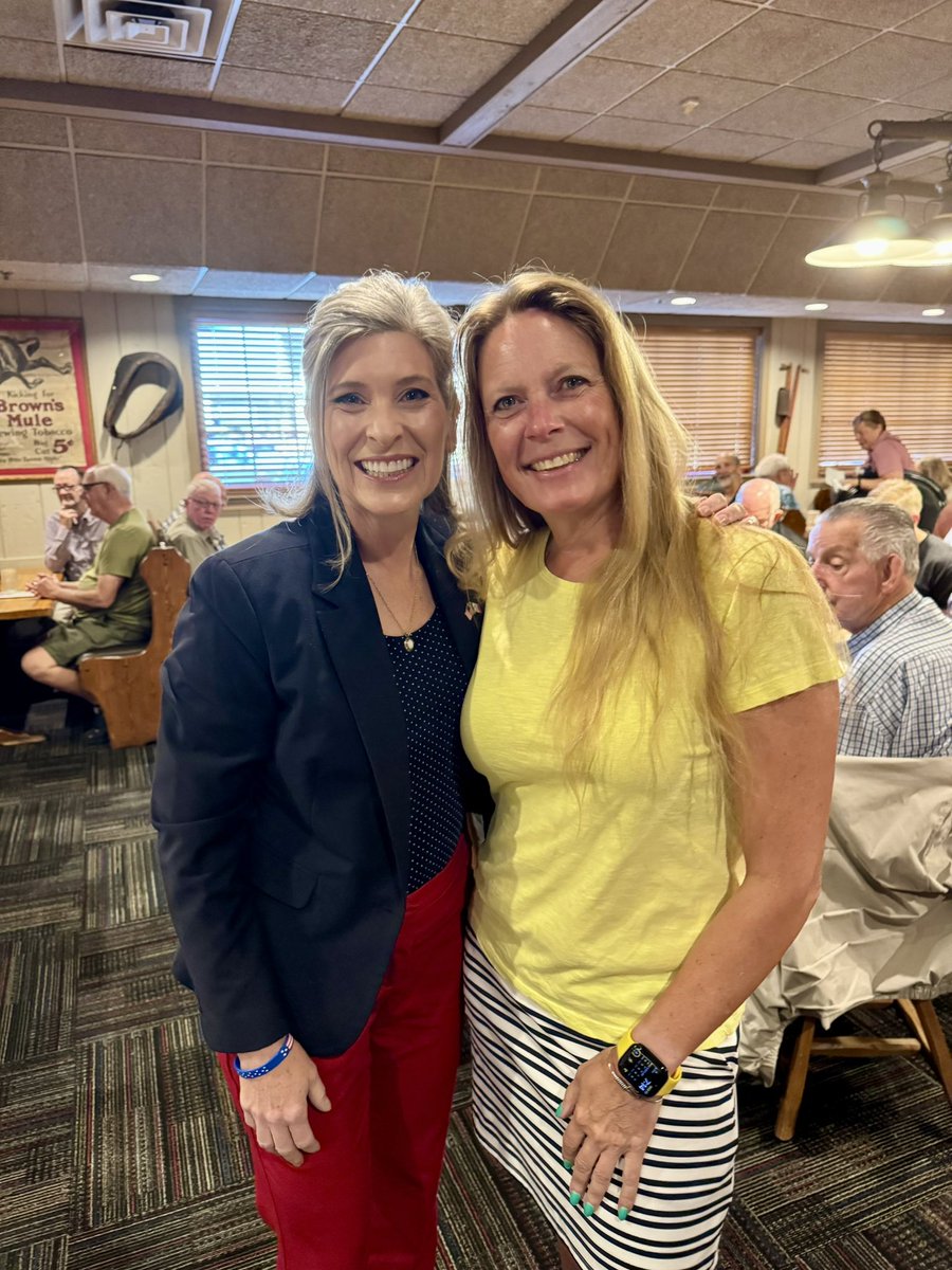 joniernst's tweet image. Another great Iowa morning talking about how I’m making Washington squeal and delivering results for the Hawkeye State!