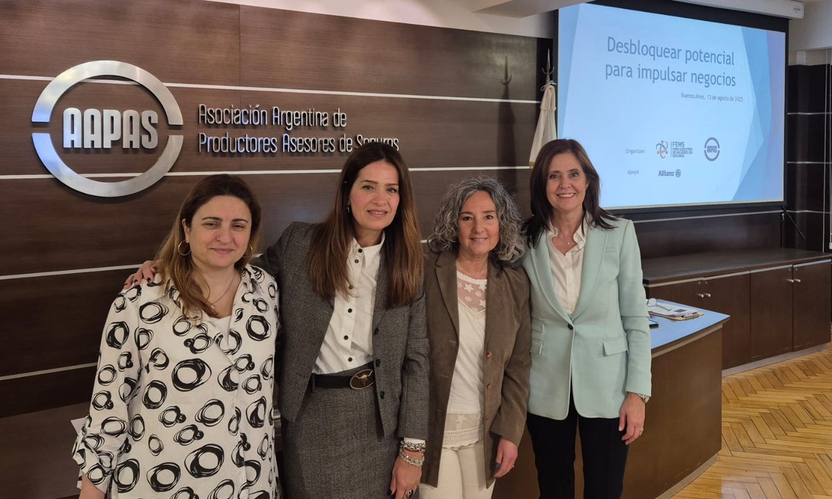 Hoy comenzamos el taller "Desbloquear potencial para impulsar negocios" 🙌junto a <a href="/AAPASargentina/">AAPAS</a>. A lo largo de cuatro encuentros acompañamos a productoras de seguros que buscan potenciar su liderazgo y avanzar en su carrera profesional. 💪