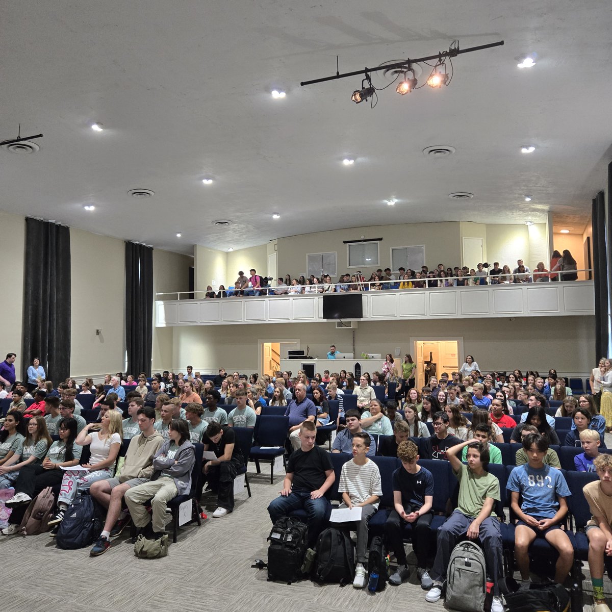 unionchristian's tweet photo. It is great to finally be back at school. Look at how full the chapel was this morning (6-12 grade pictured). "Start children off on the way they should go, and even when they are old they will not turn from it." Proverbs 22:6 #50YearsofChristianEducation #UnionChristianAcademy https://t.co/0b2K8KtjZl