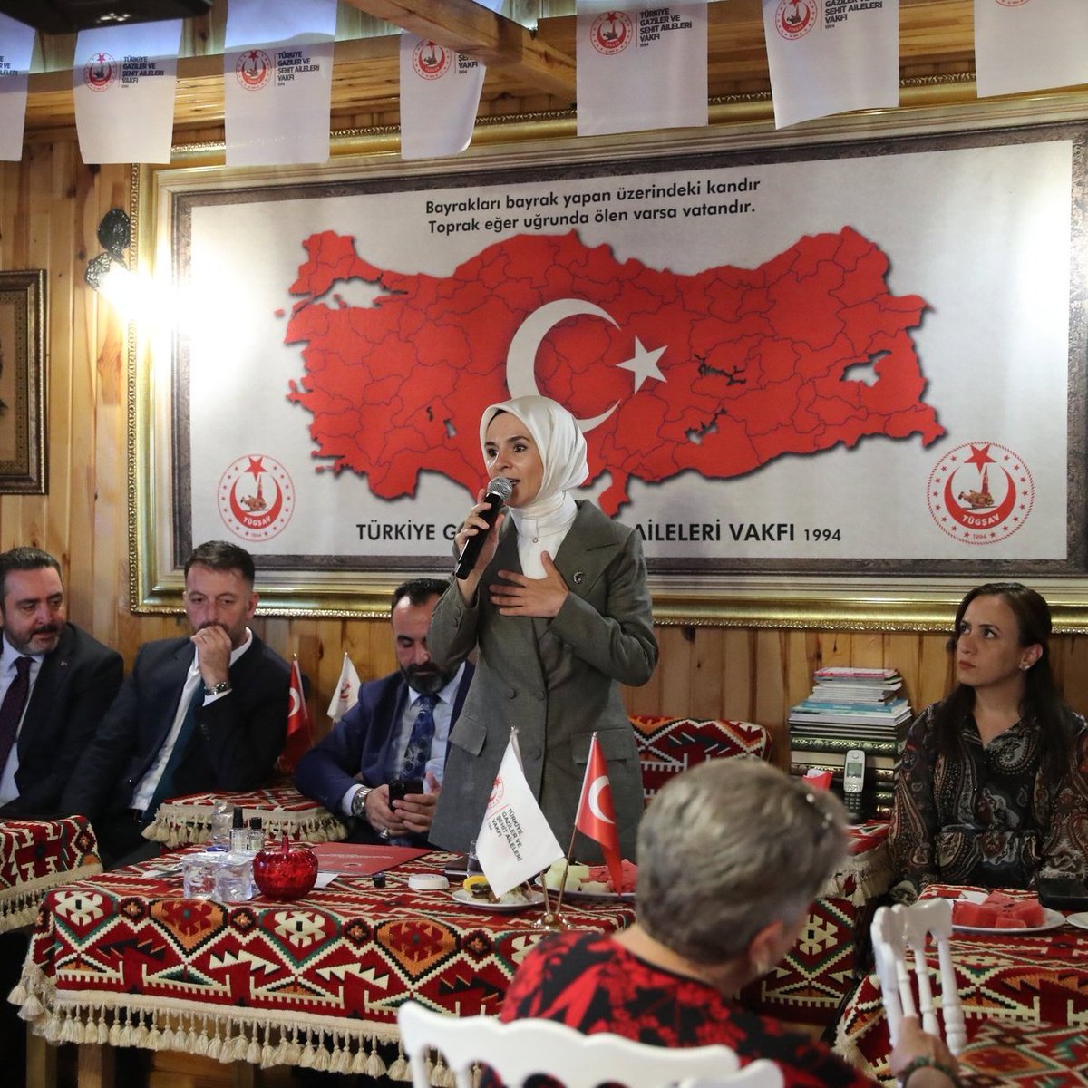 Aile ve Sosyal Hizmetler Bakanı Sn. <a href="/MahinurOzdemir/">Mahinur Özdemir Göktaş</a>'e Genel Merkezimize yapmış oldukları nazik ziyaretleri için teşekkür ederiz.