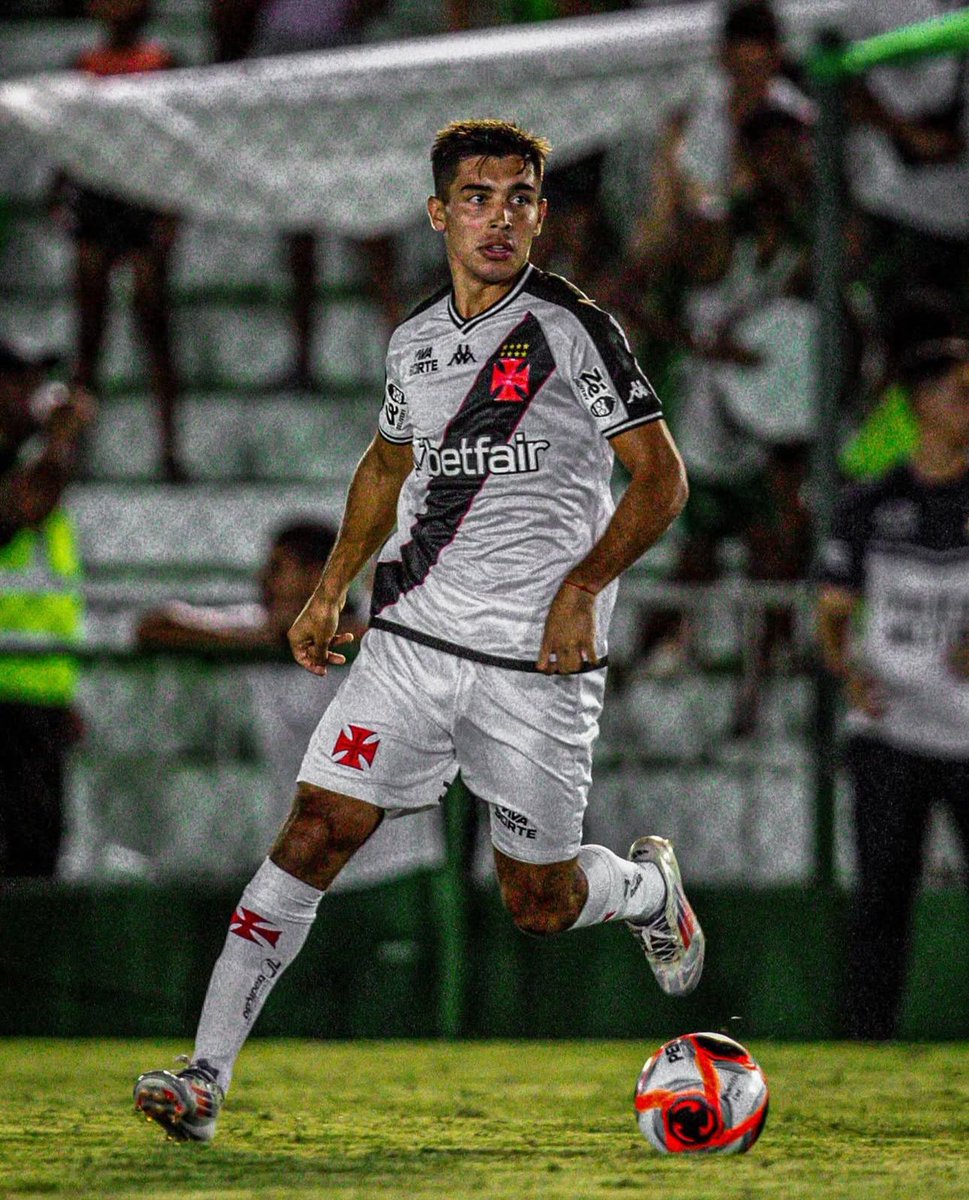 Lim11Araujo's tweet photo. 🚨 VAI SER NEGOCIADO?
Interesse em negociar Sforza faz clubes argentinos monitorarem sua contratação. Independiente e Estudiantes lideram para repatriar a promessa. #VascoDaGama #EspnBrasil #Canal26 #Espnfans #FutbolArgentino #TntsportsArgentina #AFA #mercadodetransferencias https://t.co/pCB7BFrELt