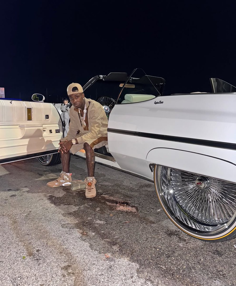 zillionairedoe's tweet photo. Youngest Boss Parachute Sky Dive 🪂 Ima Stay Fly ✈️ Smoking On Some Killa Riding Down Ocean Drive South Dallas Nigga Ball NBA Live ⛹🏾‍♂️🏆 “Mr.14 Months” 5 Day CountDown ⏳ #Anticap #YoungestBoss #LVDon #FreeDaPrince #MR14Months #SummerOurs #CMGZillionaires https://t.co/GJcW0RxKYl