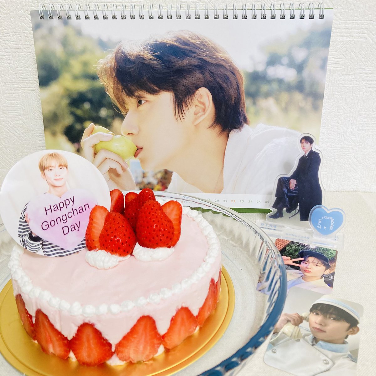 coldfliesto0616's tweet photo. 존경하는 공찬 씨 생일 축하합니다!!
'공찬데이' 무대 너무 멋졌어요✨
공찬씨의 바나에 대한 큰 사랑을 받았습니다🩷
행복한 시간을 만들어줘서 정말 감사함니다!
앞으로도 계속 응원하겠습니다!

#공찬 #gongchan https://t.co/IfS88lrTF9
