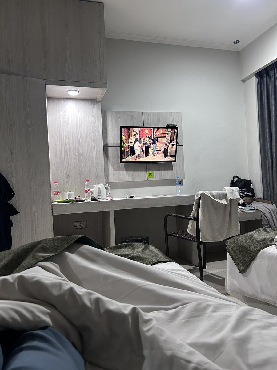 kohmuffin's tweet photo. Rebahan juga akhirnya https://t.co/CqwVRZSXnY