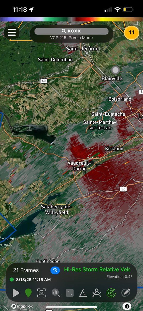 This thunderstorm cell west of Montreal is definitely starting to show signs of rotation #QCStorm