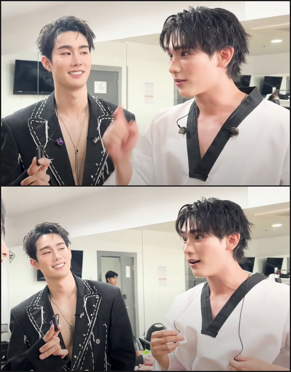 Right?

#GMMTVLiveHouse 
#fforce_ #kasibook #forcebook #ฟอสบุ๊ค