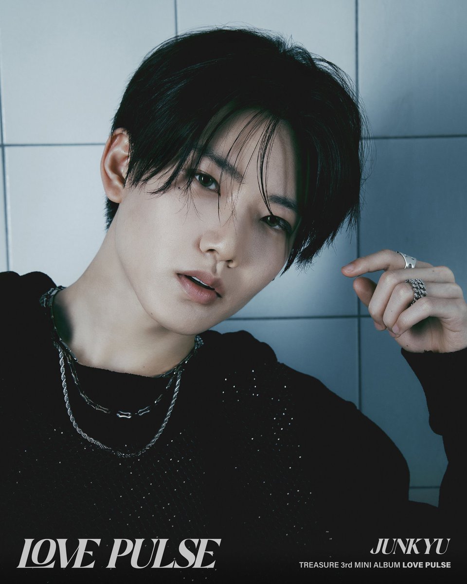 teulife's tweet photo. wow wow wow they’re both so unreal #visualkings https://t.co/0qvBhGFx2l