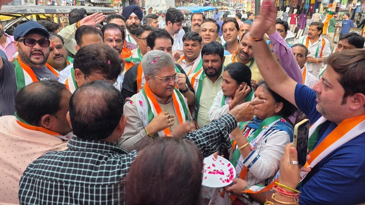 Manish Chadha BJP ЁЯЗоЁЯЗ│ (@manishchadhabjp) on Twitter photo рд╡рд┐рднрд╛рдЬрди рд╡рд┐рднреАрд╖рд┐рдХрд╛ рджрд┐рд╡рд╕ (1947)
рдЖрдЬ, рдкрд╣рд╛рдбрд╝рдЧрдВрдЬ рд╕реНрдерд┐рдд 6 рдЯреВрдЯреА рдЪреМрдХ рдкрд░ рднрд╛рдЬрдкрд╛ рдХрд░реЛрд▓рдмрд╛рдЧ рдЬрд┐рд▓рд╛ рджреНрд╡рд╛рд░рд╛ рд╡рд┐рднрд╛рдЬрди рд╡рд┐рднреАрд╖рд┐рдХрд╛ рджрд┐рд╡рд╕ рдХреА рдкреВрд░реНрд╡ рд╕рдВрдзреНрдпрд╛ рдкрд░ рдЖрдпреЛрдЬрд┐рдд рдкреНрд░рджрд░реНрд╢рдиреА рдХрд╛ рдЙрджреНрдШрд╛рдЯрди рднрд╛рдЬрдкрд╛ рд░рд╛рд╖реНрдЯреНрд░реАрдп рдорд╣рд╛рдордВрддреНрд░реА рдЖрджрд░рдгреАрдп рд╢реНрд░реА <a href="/dushyanttgautam/">Dushyant Kumar Gautam</a> рдЬреА рджреНрд╡рд╛рд░рд╛ рдХрд┐рдпрд╛ рдЧрдпрд╛ред рд╡рд┐рднрд╛рдЬрди рд╡рд┐рднреАрд╖рд┐рдХрд╛ рджрд┐рд╡рд╕ (1947)
рдЖрдЬ, рдкрд╣рд╛рдбрд╝рдЧрдВрдЬ рд╕реНрдерд┐рдд 6 рдЯреВрдЯреА рдЪреМрдХ рдкрд░ рднрд╛рдЬрдкрд╛ рдХрд░реЛрд▓рдмрд╛рдЧ рдЬрд┐рд▓рд╛ рджреНрд╡рд╛рд░рд╛ рд╡рд┐рднрд╛рдЬрди рд╡рд┐рднреАрд╖рд┐рдХрд╛ рджрд┐рд╡рд╕ рдХреА рдкреВрд░реНрд╡ рд╕рдВрдзреНрдпрд╛ рдкрд░ рдЖрдпреЛрдЬрд┐рдд рдкреНрд░рджрд░реНрд╢рдиреА рдХрд╛ рдЙрджреНрдШрд╛рдЯрди рднрд╛рдЬрдкрд╛ рд░рд╛рд╖реНрдЯреНрд░реАрдп рдорд╣рд╛рдордВрддреНрд░реА рдЖрджрд░рдгреАрдп рд╢реНрд░реА <a href="/dushyanttgautam/">Dushyant Kumar Gautam</a> рдЬреА рджреНрд╡рд╛рд░рд╛ рдХрд┐рдпрд╛ рдЧрдпрд╛ред