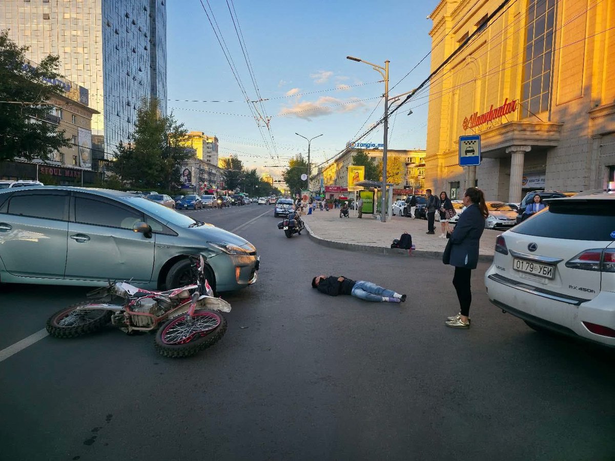 Мото унах нь зөвхөн хувь хүний сонирхол, хобби , УБ шиг түгжрэл ихтэй хотод ажил хэрэгч залуусын өдөр тутмын унаа болж байна.

Дэлхийн олон улс оронд мотоцикл нь автомашинаас илүү өргөн хэрэглээтэй, түгжрэлийг багасгадаг гол тээврийн хэрэгсэл. Харин Монголд сүүлийн жилүүдэд л