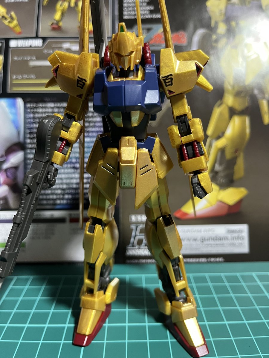 kiriku0's tweet photo. ＃ガンプラ
#ガンプラ好きと繋がりたい
#百式
#GMAS
＃ガンダムマーカーエアブラシシステム

一部塗装してみた百式完成✨
元の黄色っぽいランナーよりかは綺麗な金に近くなったかな🤔
吹きムラが出来たりとまだまだ下手です😭
でも塗装楽しいと思ったのでこれからもチャレンジしていきます👍 https://t.co/w8V35PFZ12