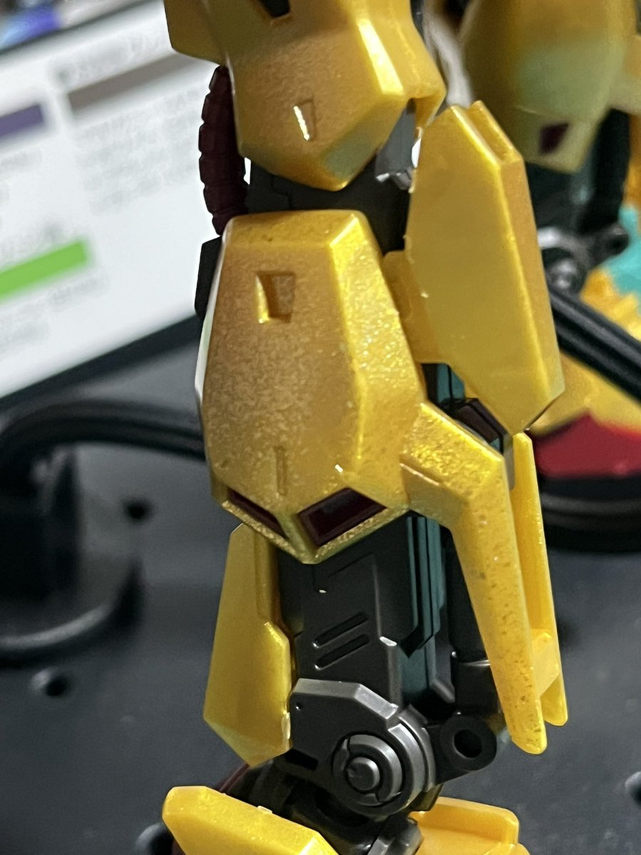 kiriku0's tweet photo. ＃ガンプラ
#ガンプラ好きと繋がりたい
#百式
#GMAS
＃ガンダムマーカーエアブラシシステム

一部塗装してみた百式完成✨
元の黄色っぽいランナーよりかは綺麗な金に近くなったかな🤔
吹きムラが出来たりとまだまだ下手です😭
でも塗装楽しいと思ったのでこれからもチャレンジしていきます👍 https://t.co/w8V35PFZ12