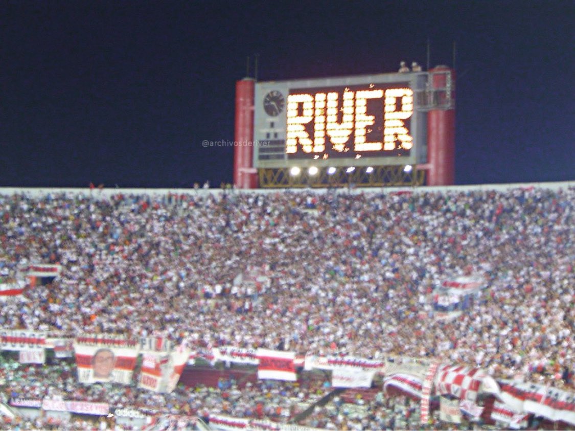 Año 2004. Fotos del Estadio Monumental tomadas en el partido que River venció 4-1 a Libertad de Paraguay por la Copa Libertadores.