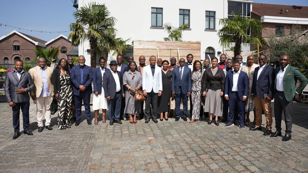 DFCofficiel01's tweet photo. #RDC :
Fin du conclave de Ensemble pour la République, à Bruxelles.
Voici la déclaration politique du 13 août 2025 👇🏾👇🏾👇🏾 https://t.co/PhApK0TodQ
