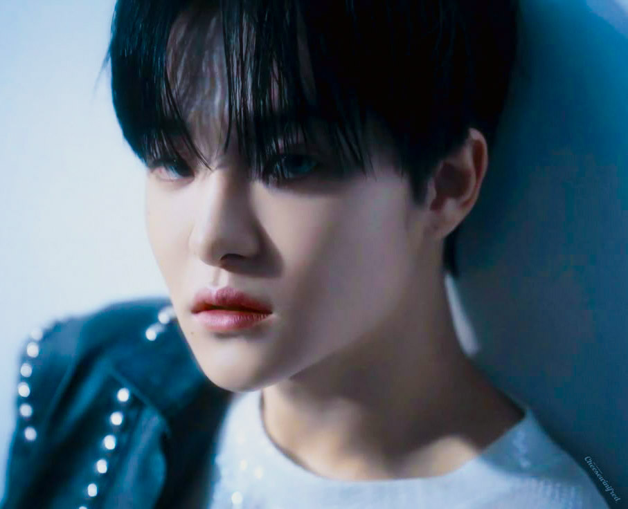 지훈피드 (@_hourlyjihoon) on Twitter photo 