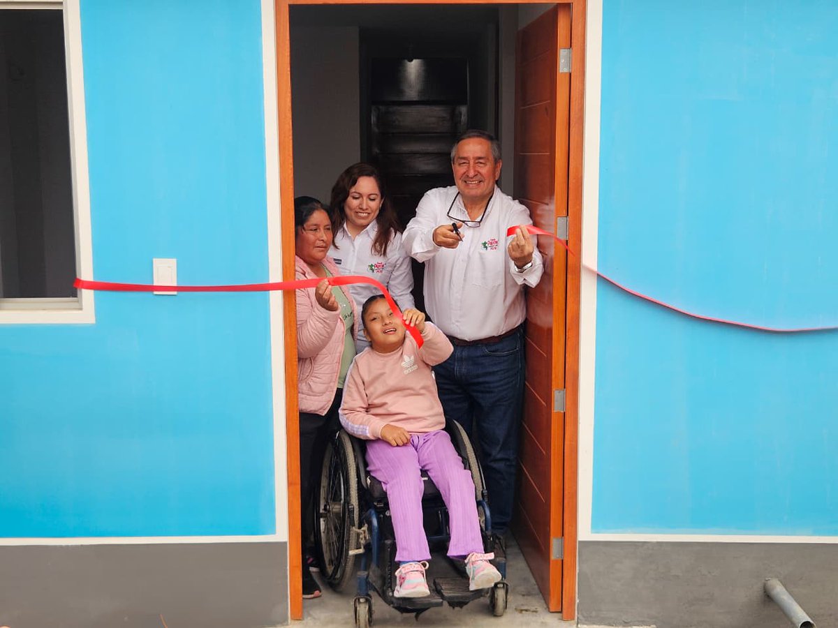 viviendaperu's tweet photo. 🏚️ ¡Entregamos vivienda social accesible en Chincha!
📌 El Ministerio de Vivienda realizó la entrega oficial de la primera vivienda de interés social accesible construida a través del programa #TechoPropio, en su modalidad de Construcción de Viviendas en Sitio Propio, dirigida a familias con integrantes con discapacidad severa y que usan silla de ruedas.
📰Más información aquí:
https://t.co/G0nTgH93dX