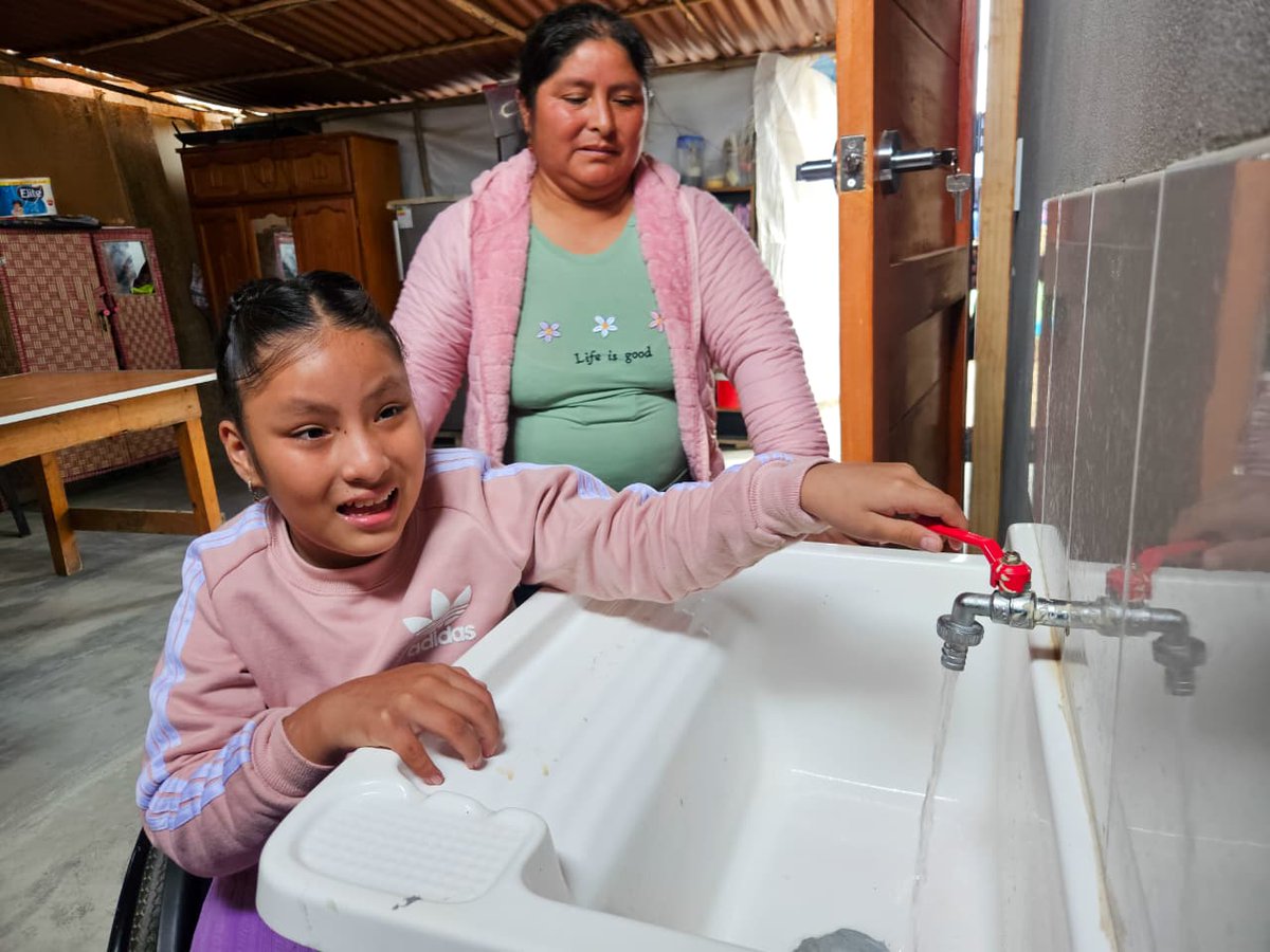 viviendaperu's tweet photo. 🏚️ ¡Entregamos vivienda social accesible en Chincha!
📌 El Ministerio de Vivienda realizó la entrega oficial de la primera vivienda de interés social accesible construida a través del programa #TechoPropio, en su modalidad de Construcción de Viviendas en Sitio Propio, dirigida a familias con integrantes con discapacidad severa y que usan silla de ruedas.
📰Más información aquí:
https://t.co/G0nTgH93dX