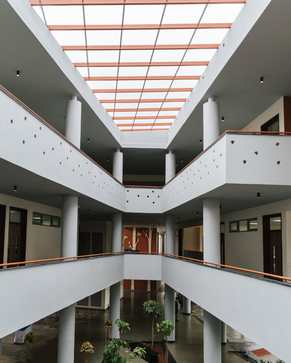 A proud day for the entire Stonehill community with the inauguration of the new high school block by our Founder, Mr. Jitu Virwani. Thank you Embassy group for your steadfast support in ensuring we continue to provide the highest quality of education to students.
#NewBeginnings