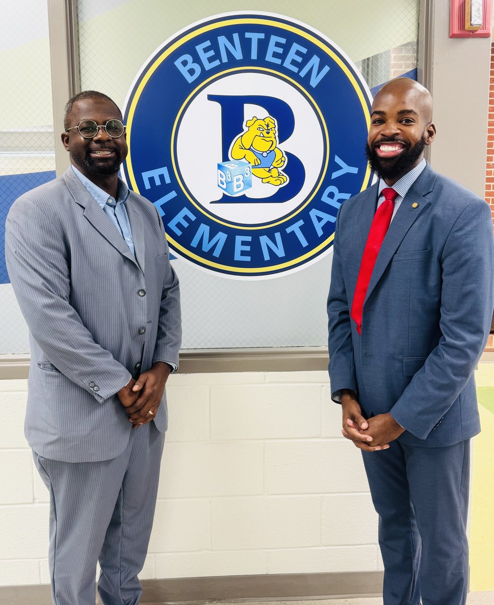 MerriweatherEDU's tweet photo. What an energizing morning at Benteen! 💪🏾 My mentee, Principal Latimore, is leading with excellence. We are so lucky to have him in APS and I can’t wait to see all great things ahead for this incredible school and community!🔥@APSBenteen @SuttonCougars @apsupdate @gklatimore https://t.co/lTUNnfxM01