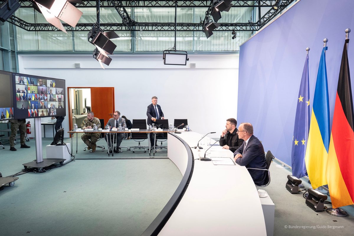 Die Gespräche mit unseren Freunden und Partnern sind ausgesprochen gut. 

Es gibt Hoffnung auf einen Frieden in der Ukraine. Wir wollen, dass Donald Trump in Alaska Erfolg hat und wir Europäer tun alles, um die Weichen für dieses Treffen in die richtige Richtung zu stellen.