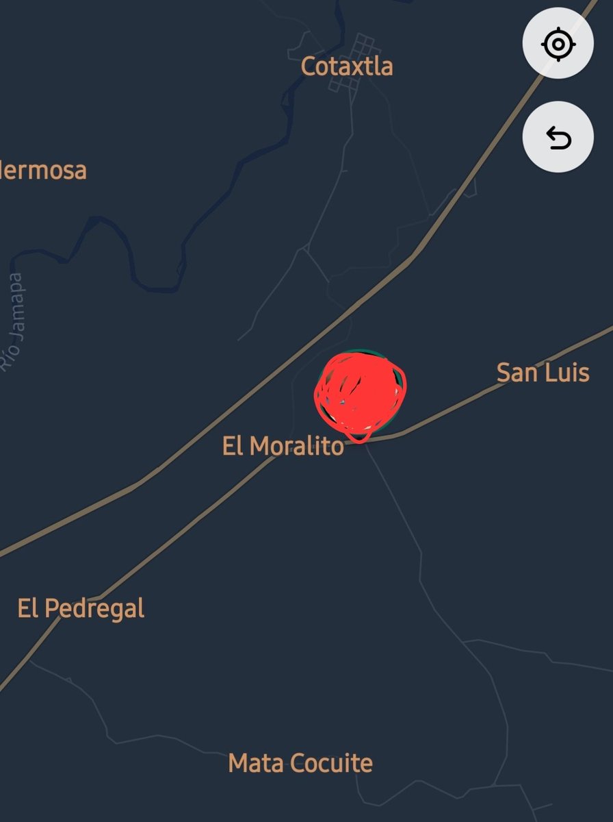 Renejimenez75's tweet photo. @rocionahle  @GN_MEXICO_ En verdad que la policia ministerial tiene el derecho de detener en las carreteras federales para hacer revisiones de rutina. Carreteras federal hacia Veracruz en paso león el día de hoy. https://t.co/4Hiuyw08Jk